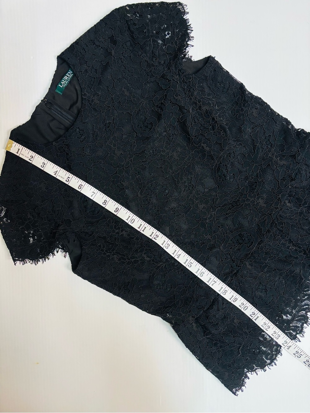 Lauren Ralph Lauren Black Premium Lace Top with Cap-Sleeve - Size: 2 - Picture 14 of 14